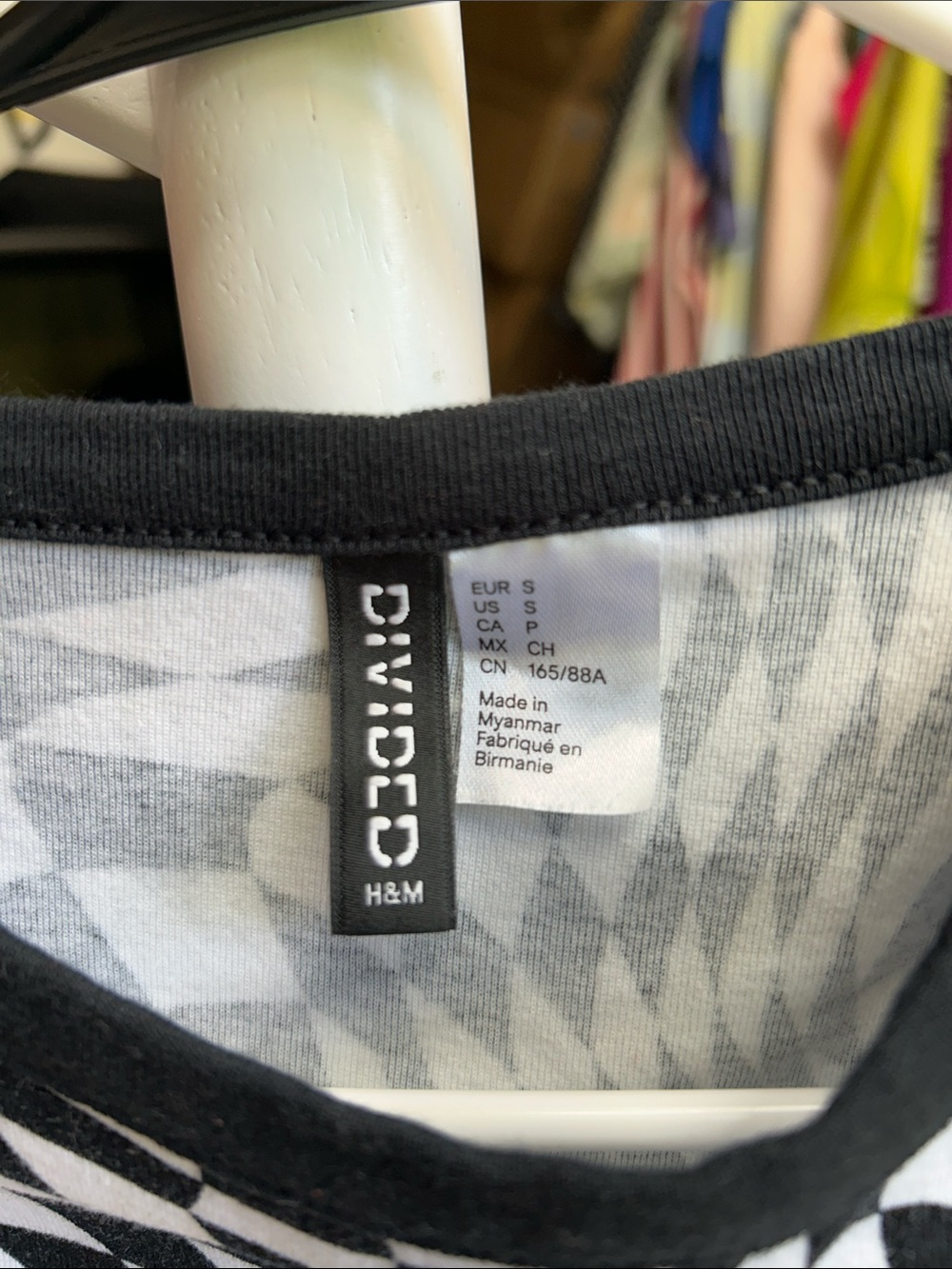 Divided Black & White Optical-Check Warp Crop Top Size S - Picture 3 of 4